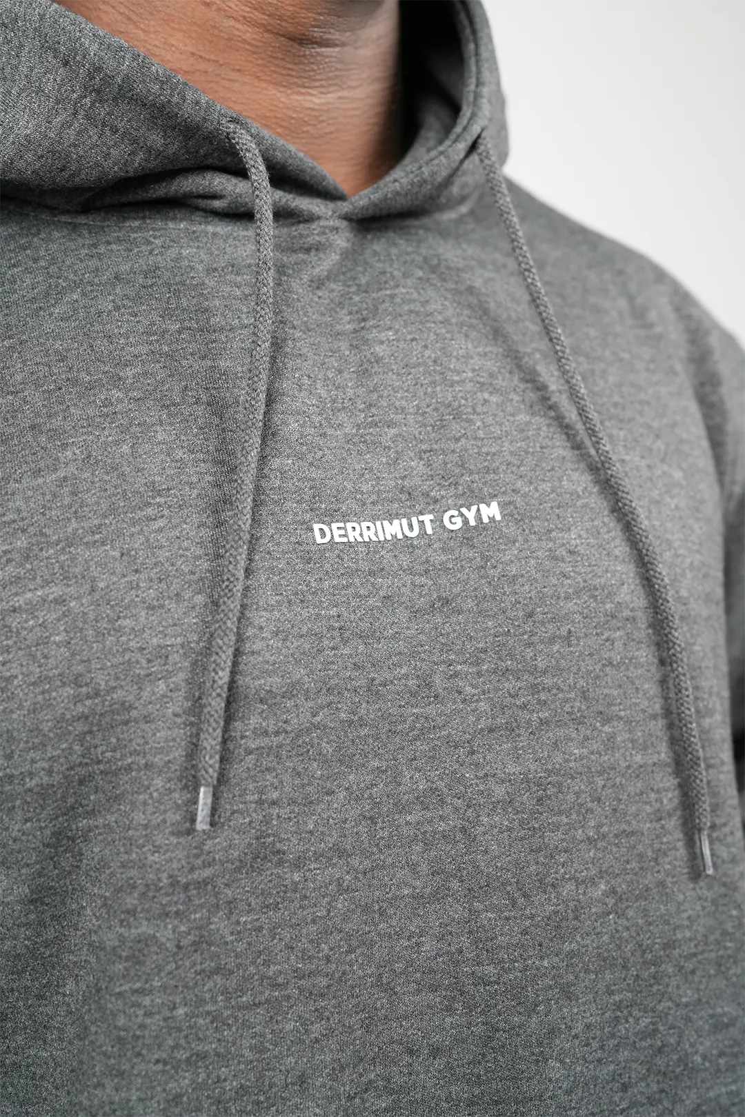 CLASSIC ESSENTIAL HOODIE