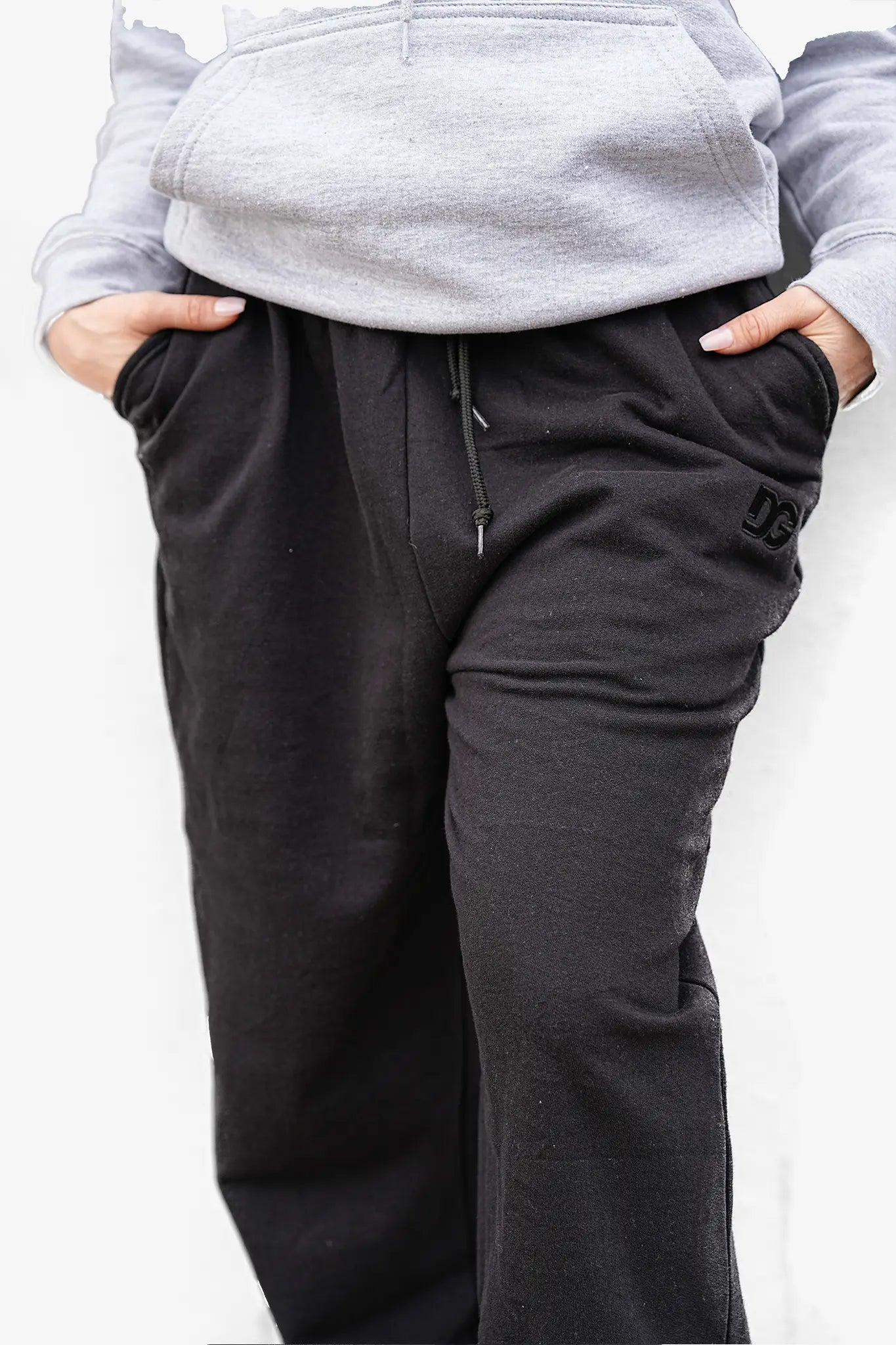 CORE TRACKPANTS - BLACK