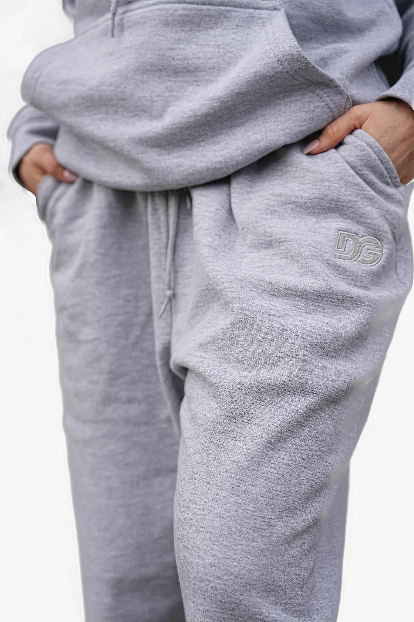 CORE TRACKPANTS - GREY